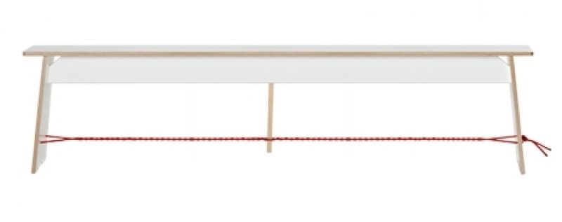 Langer Max Sitzbank, 180 cm, weiß, mit rotem Seil von Nils Holger Moormann.